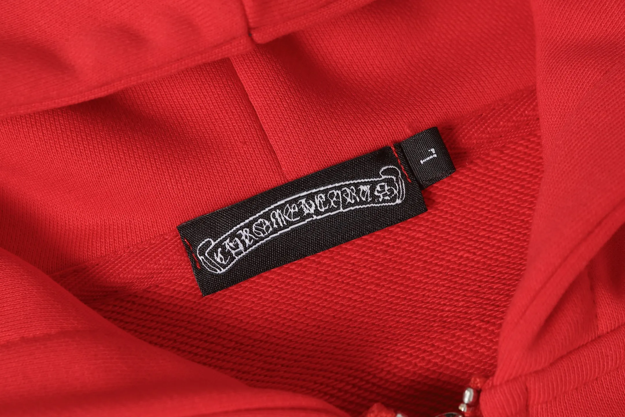 P270 K05 cross-border model, please do not place an order if you are pursuing quality - Chrome Hearts/Chrome Heart Sanskrit Cross ✝️ Raglan sleeve zipper sweatshirt cardigan jacket - High weight, high density and high quality, soft, delicate and skin-friendly wool, soft and silky to the touch, excellent warmth and skin-friendly properties - Custom-woven and custom-dyed, no color difference, no matter the fabric or workmanship details, beat the ordinary version on the market - Hardware zipper accessories are all customized, full of details -Colour: black red -Size: S M L XL